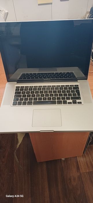 Лаптоп  Macbook Pro 17"