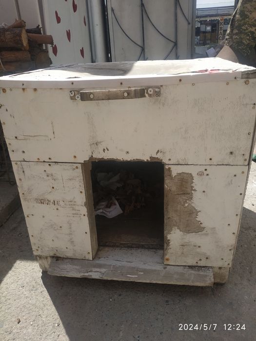 Собачья будка капитальная.