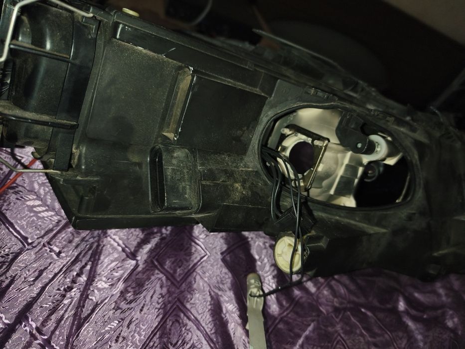 Far stanga VW Passat B6