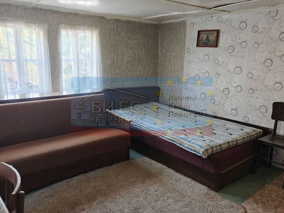 Къща и лятна кухня в с. Борнарево