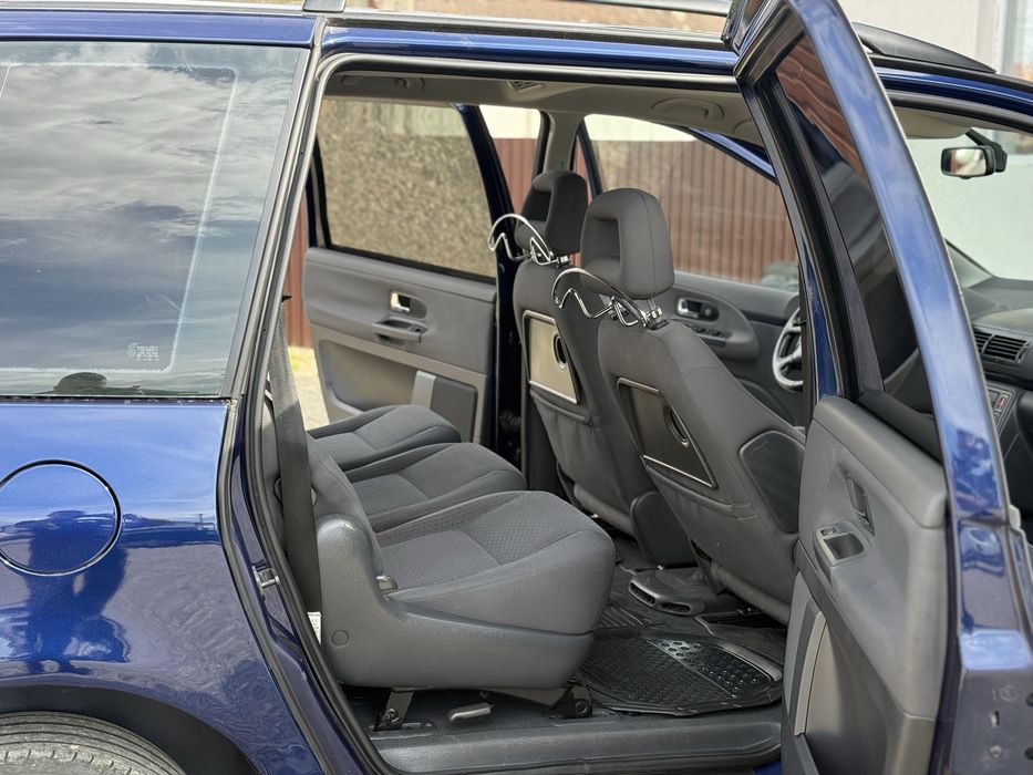 Volkswagen Sharan 11/2008 2.0 TDI 140 CP ( 1 AX ) 7 locuri  SE POATE IN RATE