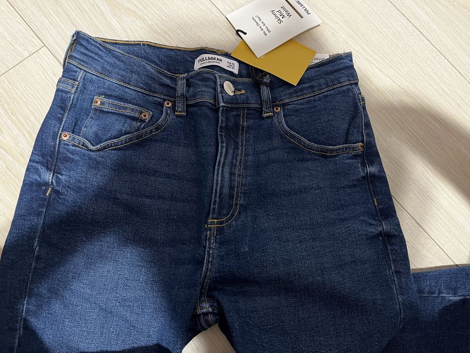 Чисто нови дънки от Pull&Bear в размер 36(s).