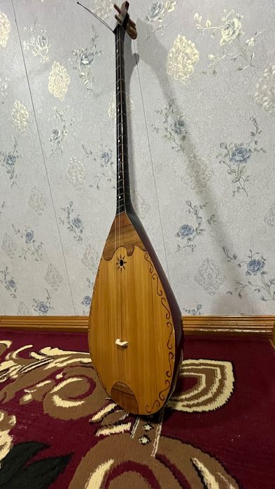 Домбыра  сатылады