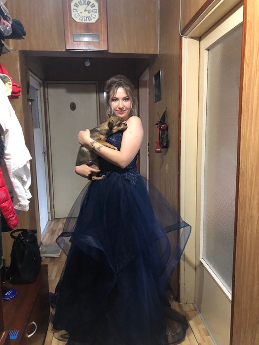 Продавам балната си рокля заедно с обувки и чанта