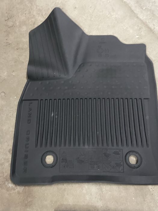 Оригинальные полики Land Cruiser 300