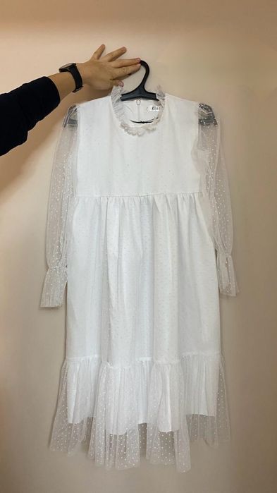 Продам праздничное белое платье