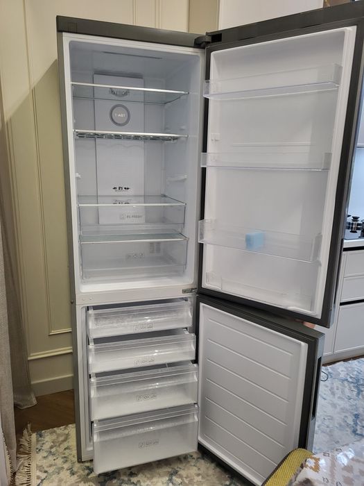 Холодильник с морозильником