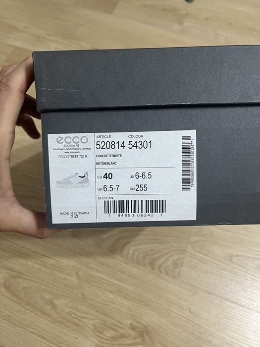 Кроссовки Ecco с технолигией Gortex