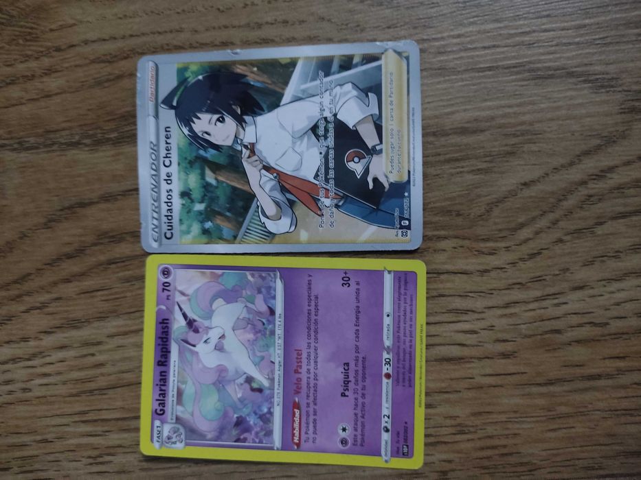 Pokemon карти-5 на брой са и не са истински но имат някаква стойност