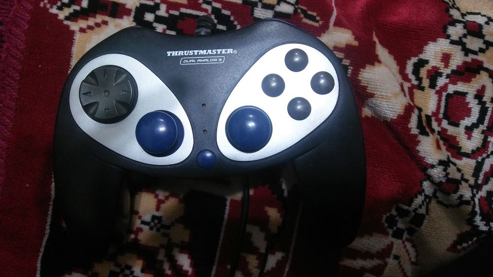 Джойстик Thrustmaster