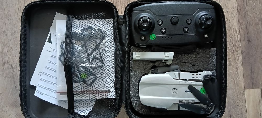 Drona E99 Pro 2 baterii