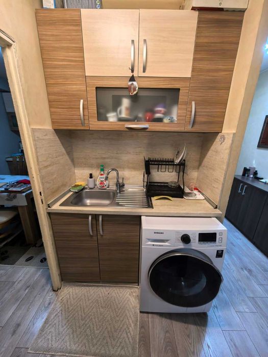 Кухненски шкафове 350евро секция 175евро