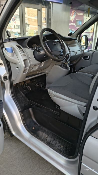 OPEL Vivaro 2011 — imagine 4