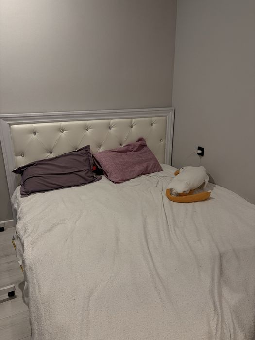 Продам кровать 180*200 идеальное