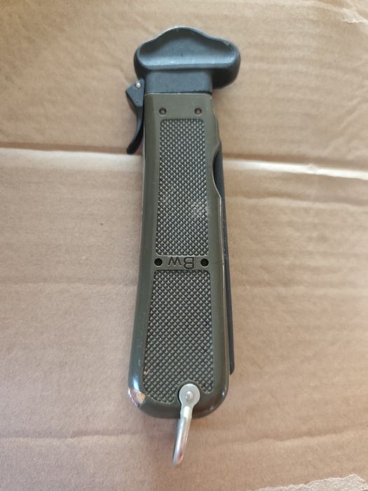 Гравитационен немски парашутен нож