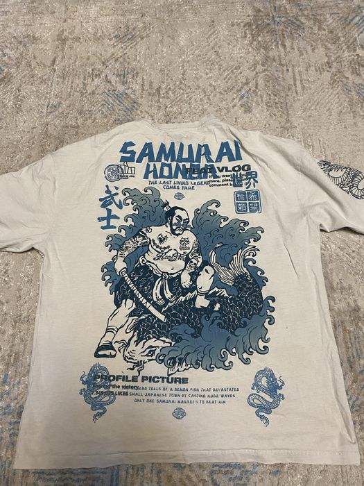 Футболка от BERSHKA оверсайз XL белая с рисунком