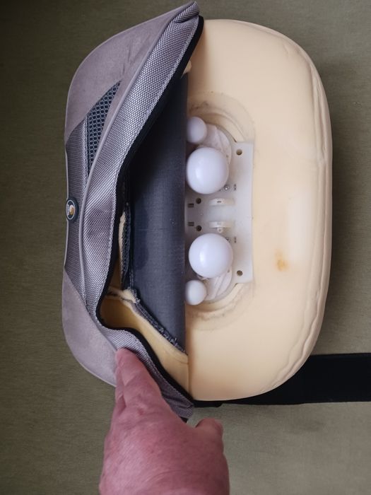 Масажор, подходящ за дами, за гръб, тил, врат, кръст, стъпала.