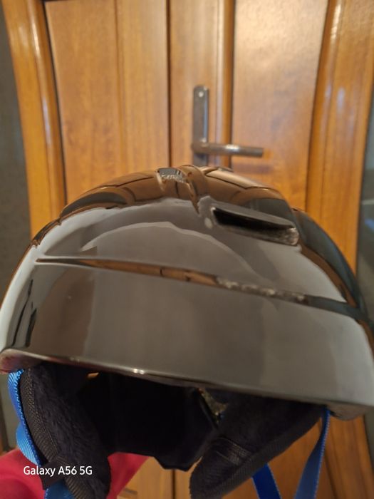 Casca schi pentru cpii  folosita un sezon ,  model nou .