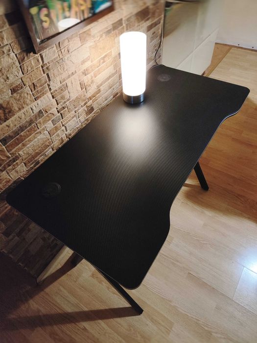 Ново гейминг бюро Huzaro Hero 1.4 – Черно, Стомана/Carbon Fiber