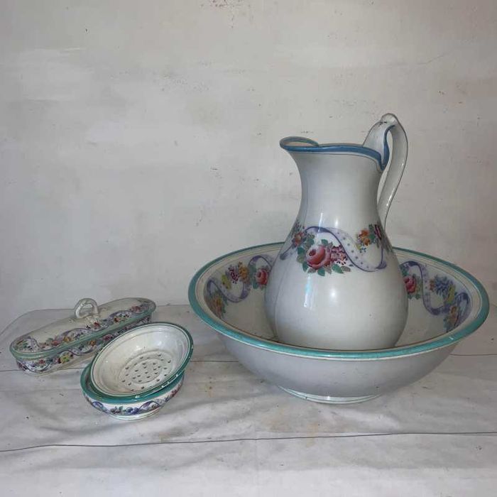 Set lavoar din patru piese