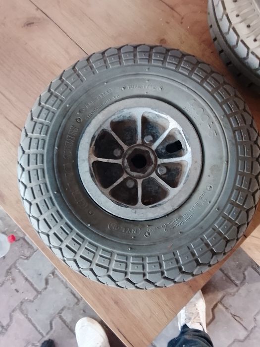 Roți pentru scuter/cărucior electric pentru persoane cu dizabilități