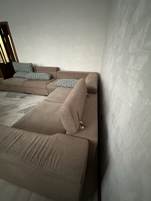 Продам диван нормальный