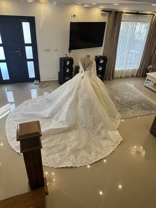 Vand rochie de mireasa cu corset reglabil