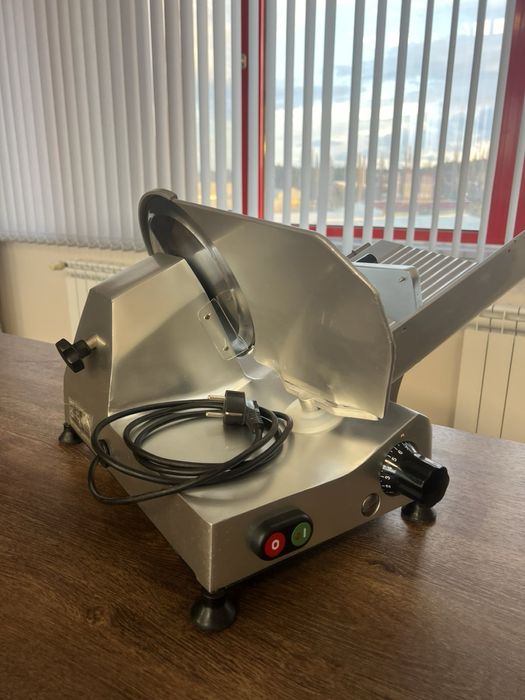 Професионална италианска слайс машина