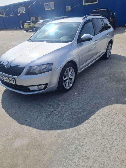 Vând skoda octavia 3