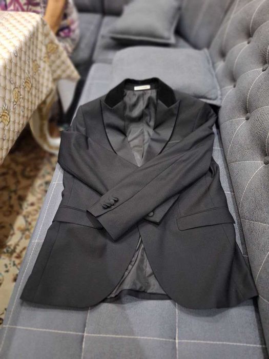 Kostyum shim erkaklar uchun