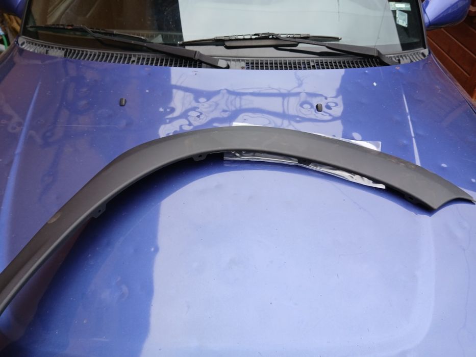 Пластмасови вежди за дачия  Duster