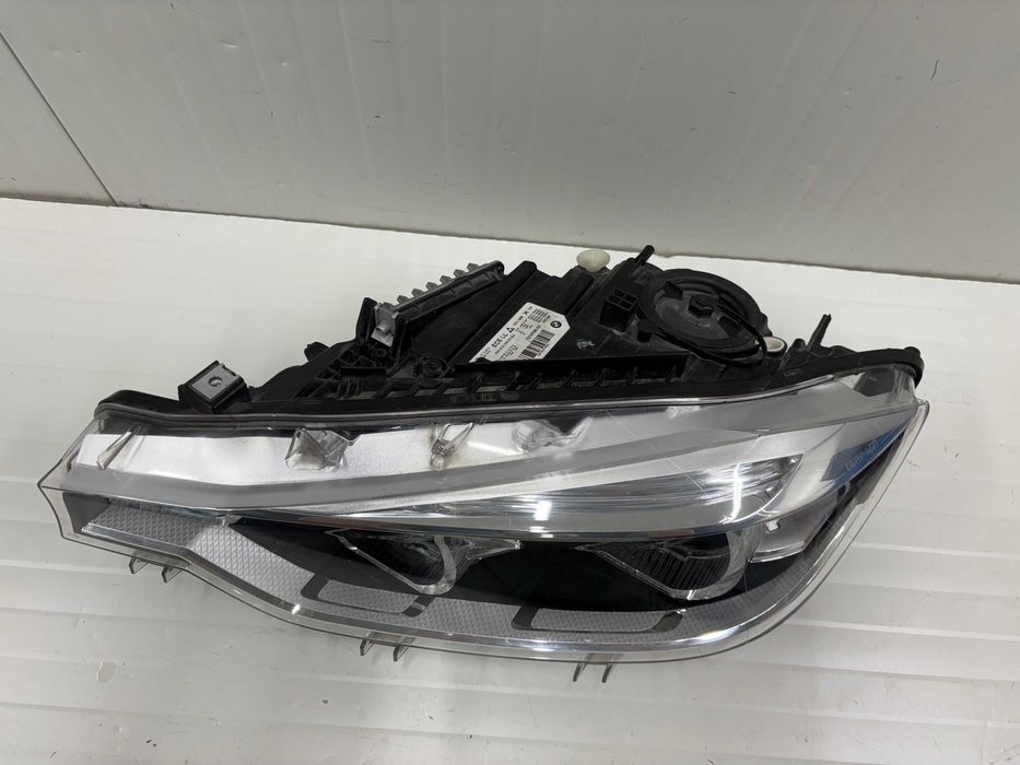 Ляв Лед фар за БМВ Ф30 Ф32 фейслифт BMW F30 LCI F31 LCI