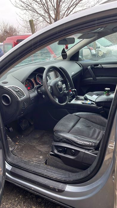 Dezmembrez audi q7 3.0d BUG