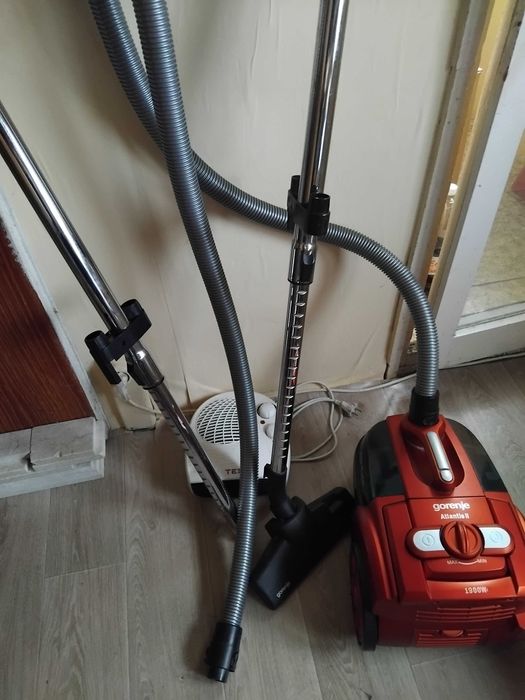 Продавам две прахосмукачки