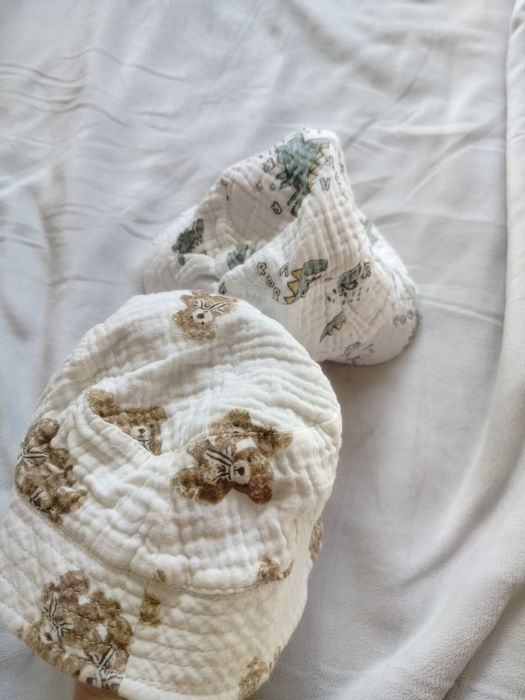 Продам вещи , кепки костюмы