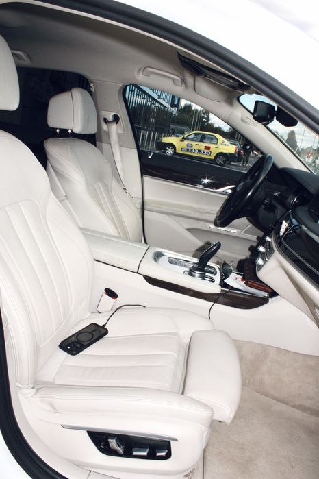 BMW Seria 7 0 — imagine 3