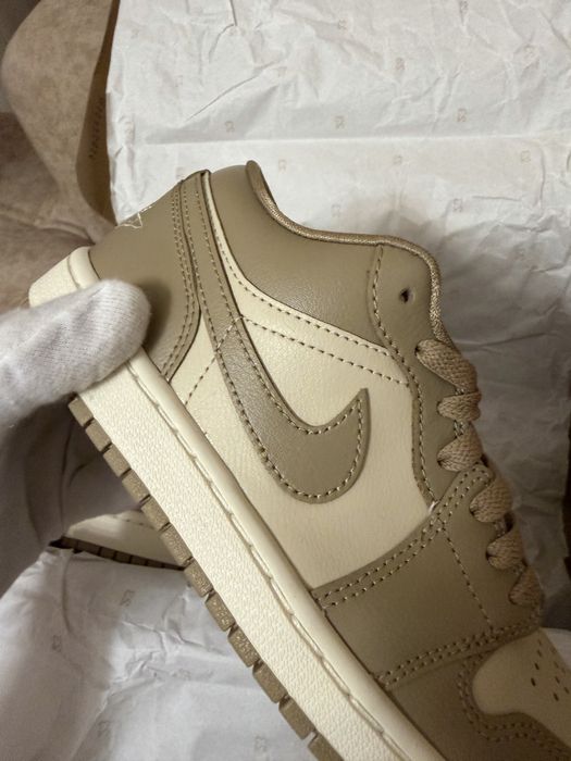 Оригинальные Wmns Air Jordan 1 Low “Rattan”