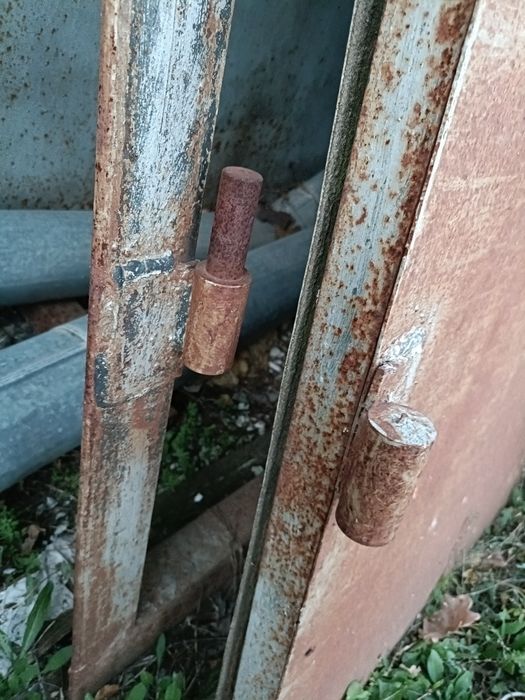 Продам ворота двер