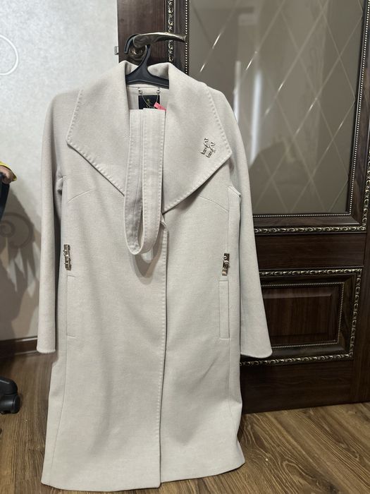 Продам пальто красивое