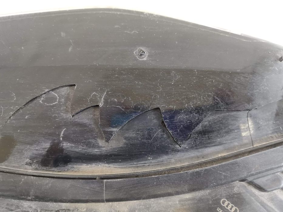 Десен фар / Far Dreapta Full Led Audi A6 C8 Оригинален Повреден