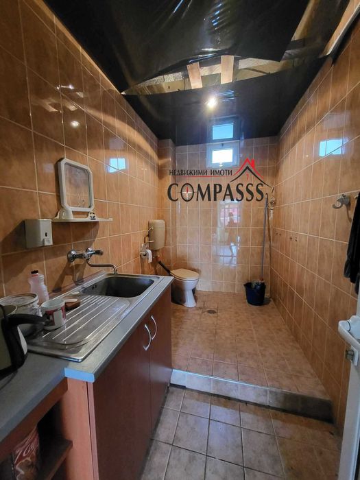 Продава се Промишлена сграда в Добрич, Градска болница - 2061 кв.м за 153 €/кв.м - Снимка #4