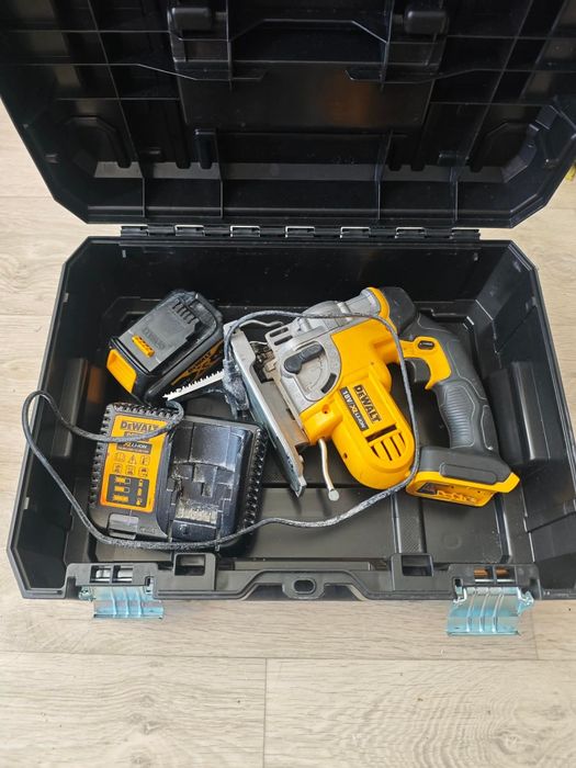 Dewalt инструменти