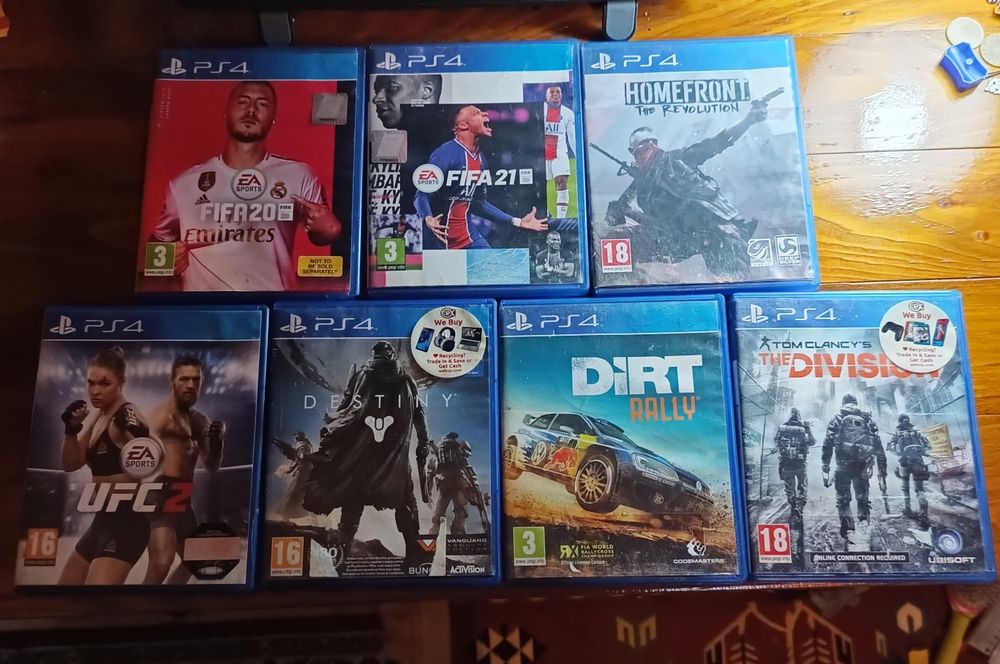 Vând PS4 slim 1 tb + sidiuri