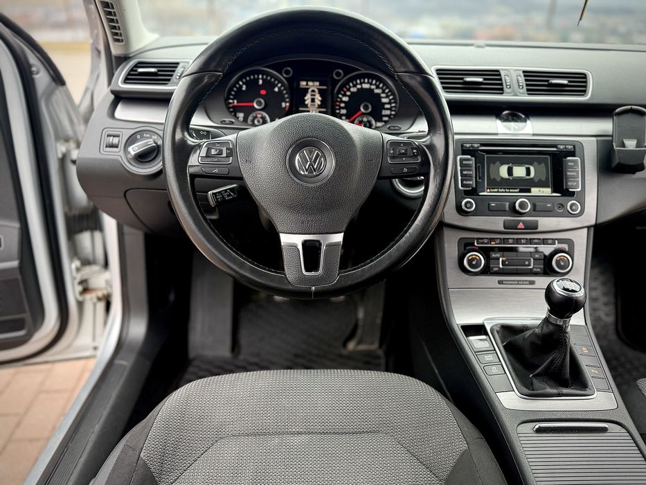 VW PASSAT B7 2012 • 2.0 TDI 140 CP • E5 • Navigatie • BiXenon •