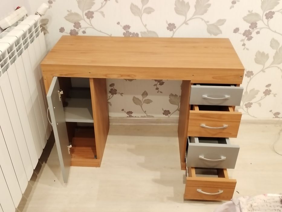 Тоалетка или бюро