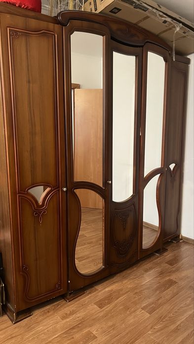 Спальный гарнитур