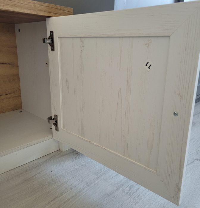 Comodă TV albă cu blat lemn – ca nouă