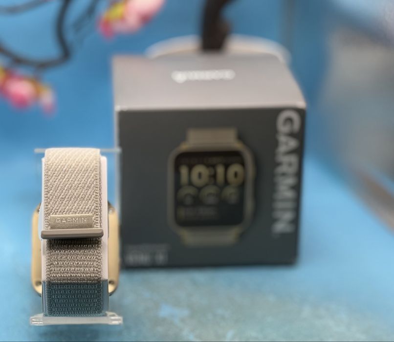 НОВ!!! Смарт часовник Garmin Venu X1, Soft Gold с титаниев гръб и каишка найлон French Gray