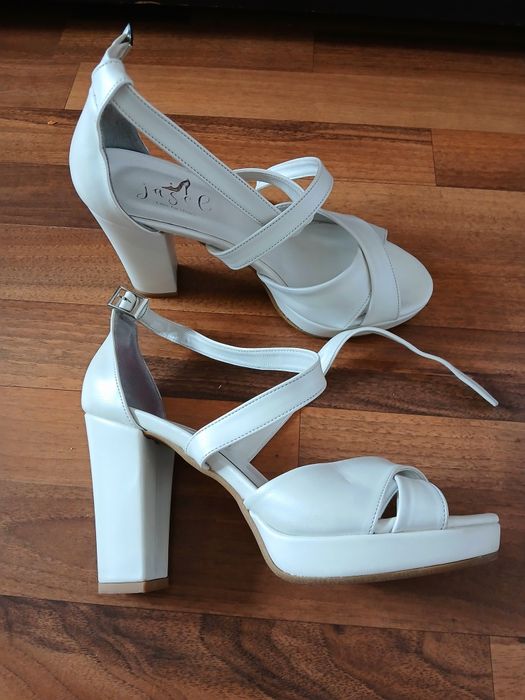 Sandale din piele
