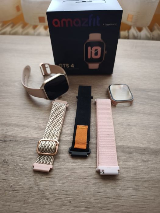 Смарт часовник Amazfit GTS 4